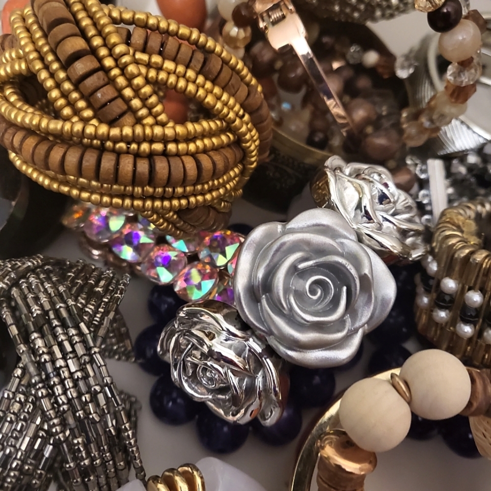 Bracelets Galore - Live Show Listing - 3/30/24 6pm ET